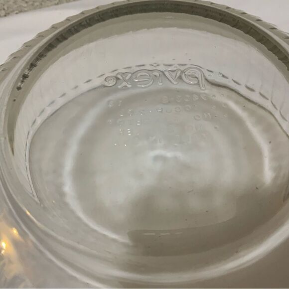 Pyrex 7403-S Ribbed Clear Glass Mixing Bowl 10 Cup 2.5L Capacity Made in USA - Picture 5 of 7